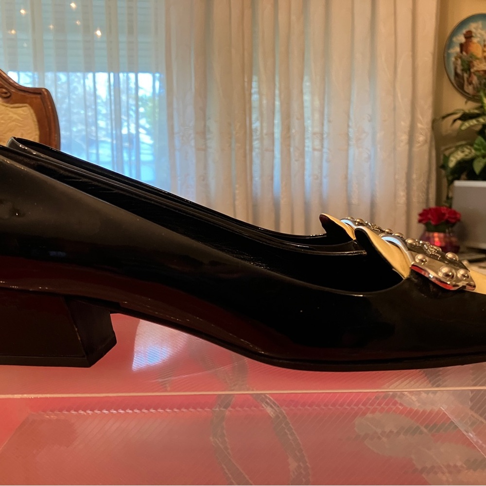 Prada Black and Cream Patent Leather Pumps with Prada Buckle - Picture 3 of 7